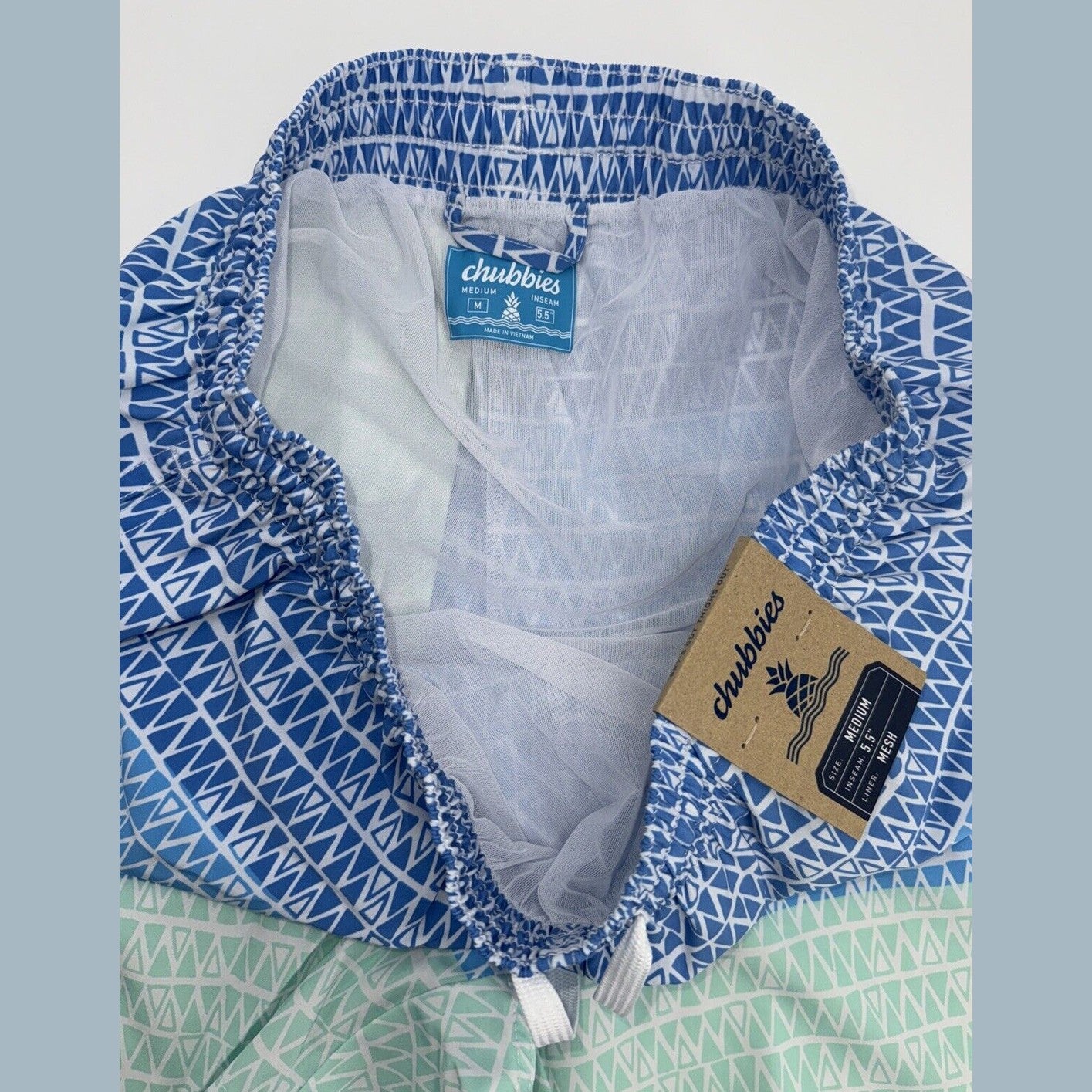 $70 Chubbies The Ocean Trifectas 5.5" Inseam Swim Trunks- Multi -Medium-New Tag