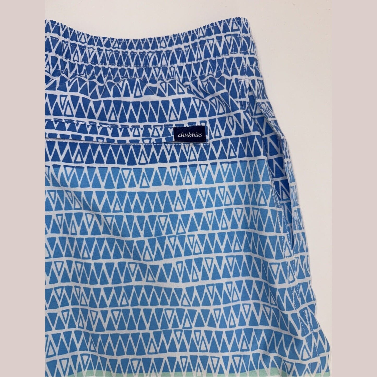 $70 Chubbies The Ocean Trifectas 5.5" Inseam Swim Trunks- Multi -Large -New Tag