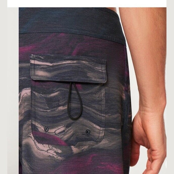 $65 Oakley Men’s Marble Swirl 19 inches Board Swim Shorts- Purple-Size: 30”-New