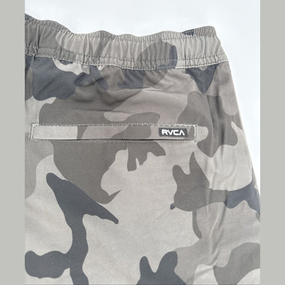 $66 RVCA Men’s Kevin Hybrid 17" Athletic Shorts- Camouflage - Small -New