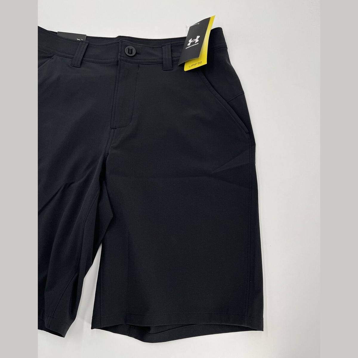 $65 Under Armour Men's UA 10” Mantra Soft Cargo Shorts- Black- Size: 30”-NWT
