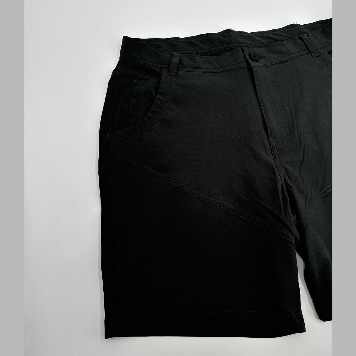 $68 Dkota Grizzly Men’s Ouray Shorts - Iron- Size 32 - NWT
