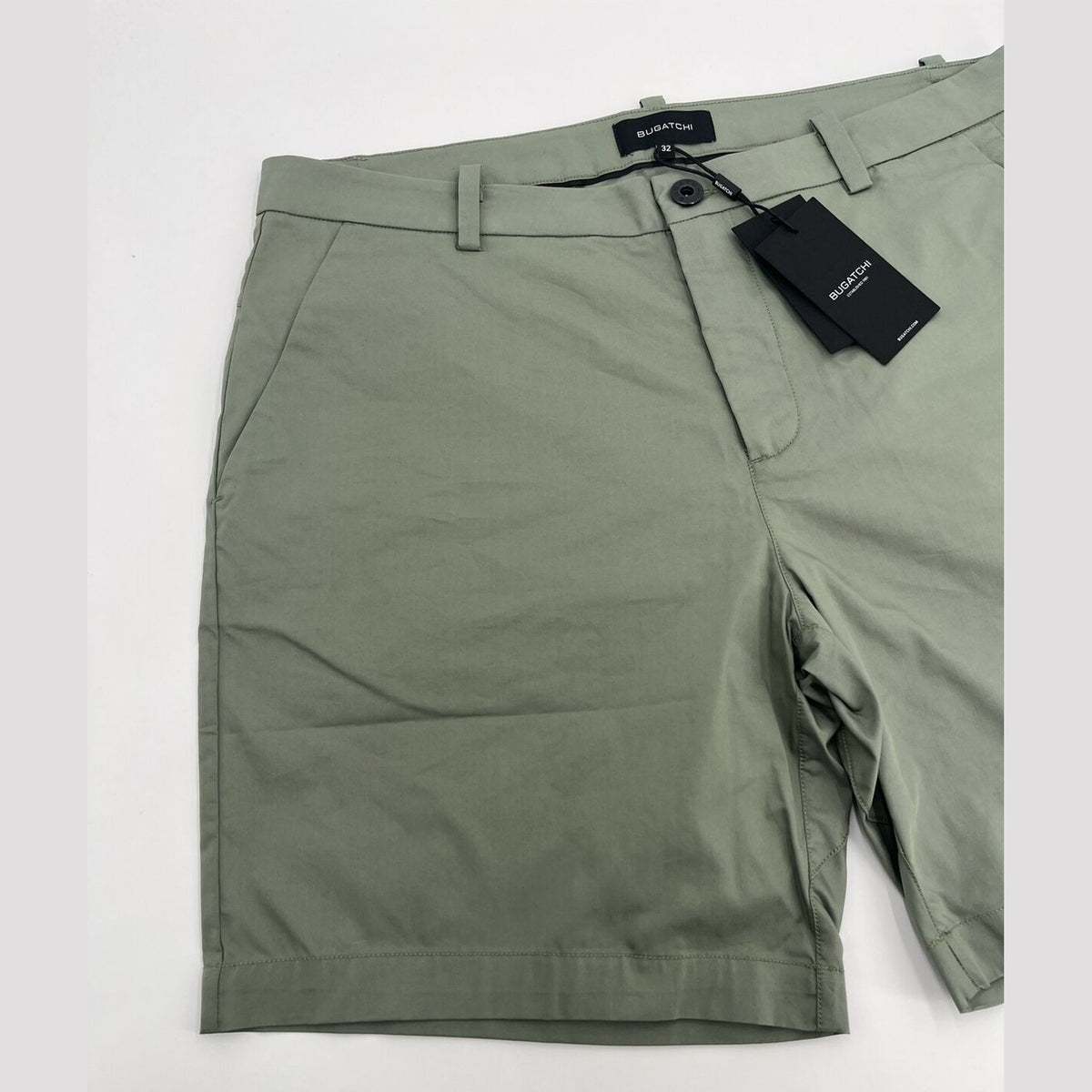 $139 Bugatchi Men’s Flat Front Bermuda Stretch Chino Shorts- Green-Size: 32W-New