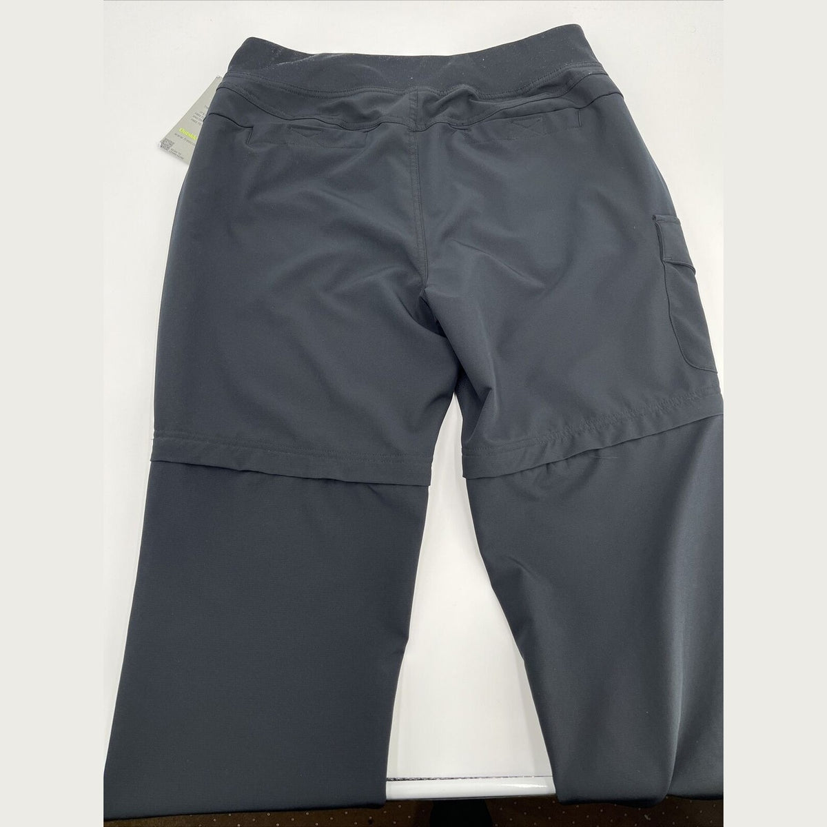 $85 Free Country Women's Get Out There Convertible Pants to Shorts-Black-Medium