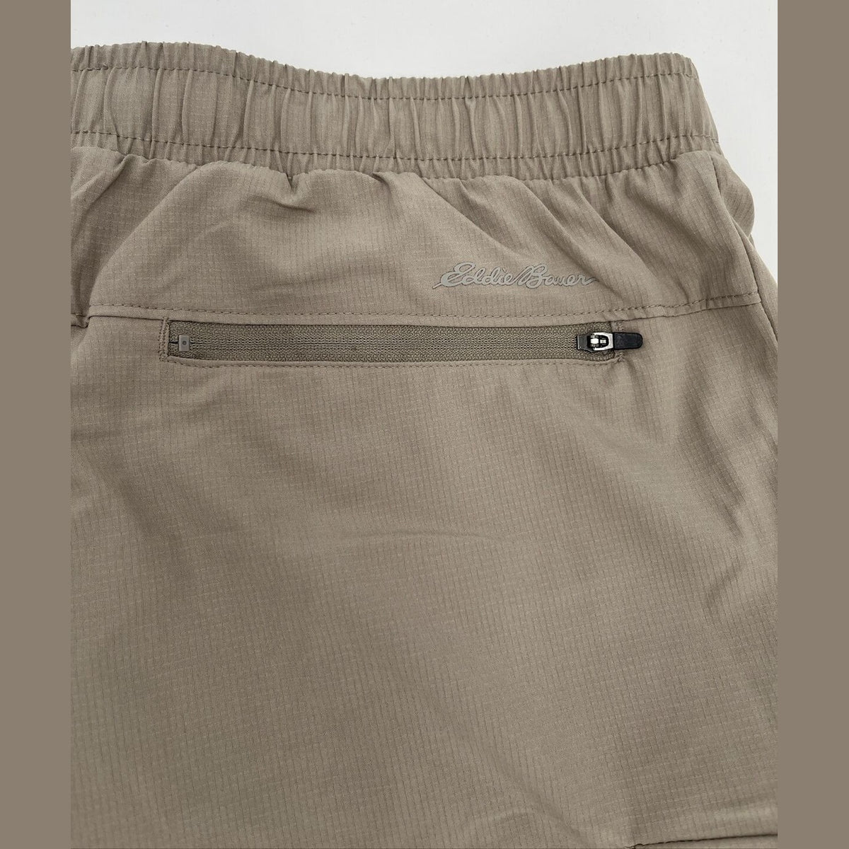 $60 Eddie Bauer Men's Inland 8” Woven Tech Drawstring Pull On Shorts-Taupe-Large