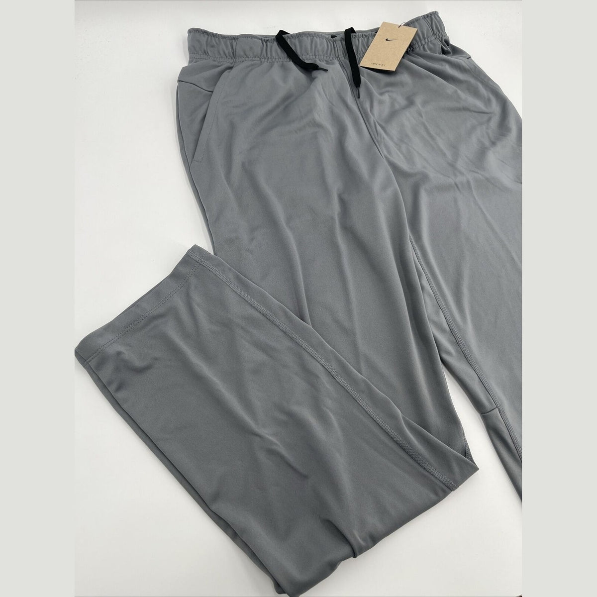 NIKE Men's Totality Dri-FIT Tapered Versatile Pants-Smoke Grey- Small-New $55