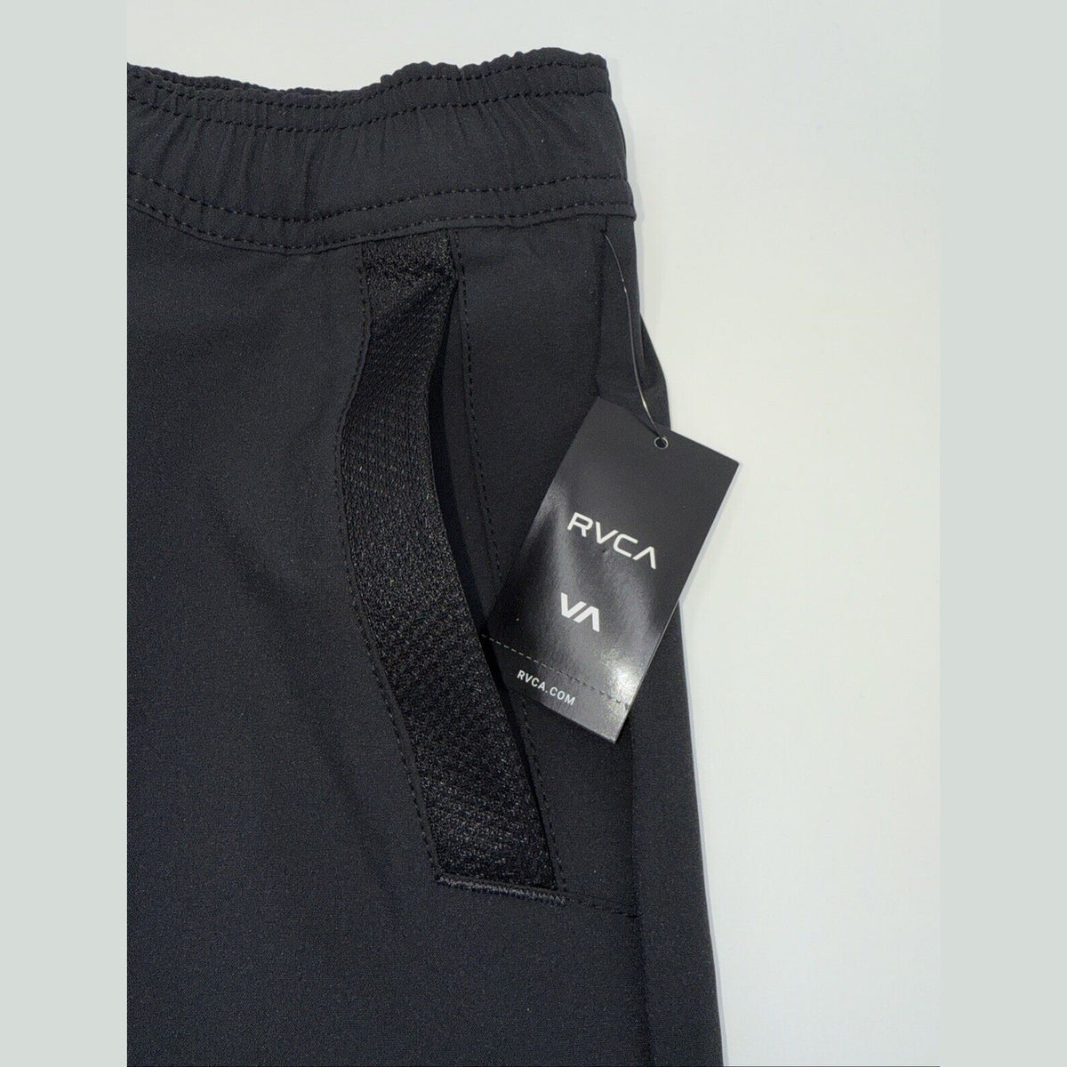 $66 RVCA Men’s Kevin EW Hybrid 17" Athletic Shorts- Black - Small -New Tag
