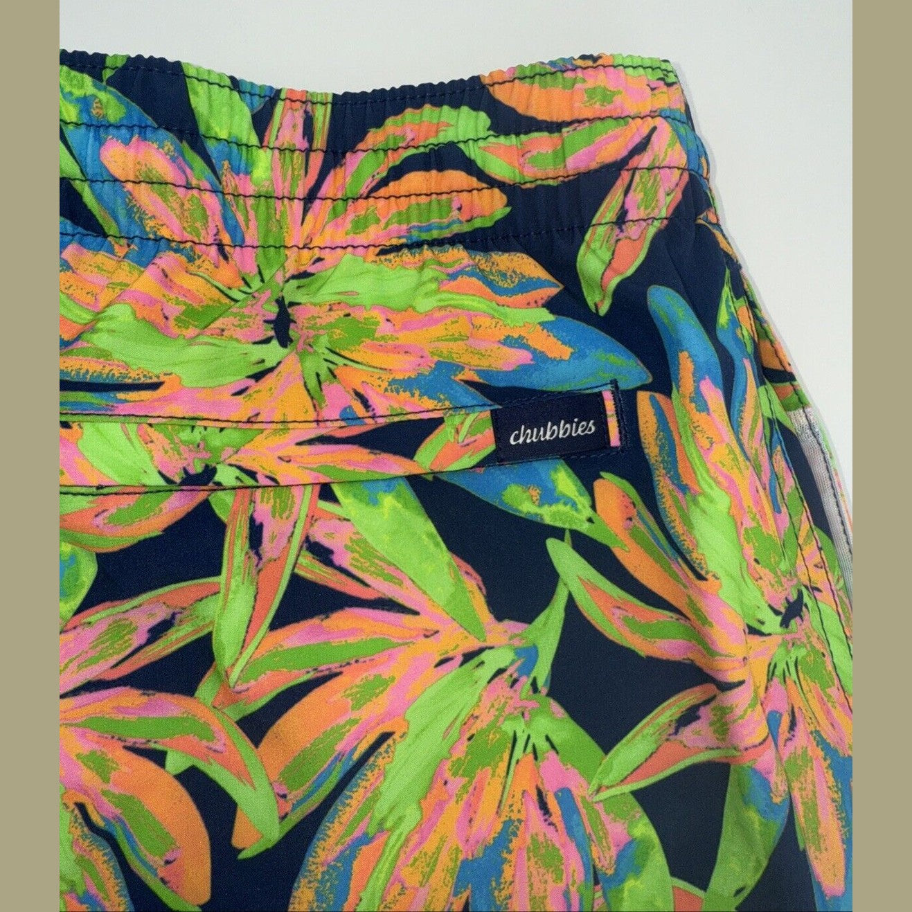 $70 Chubbies The Ocean Flowers 5.5" Inseam Swim Trunks-Multi -Large -New Tag