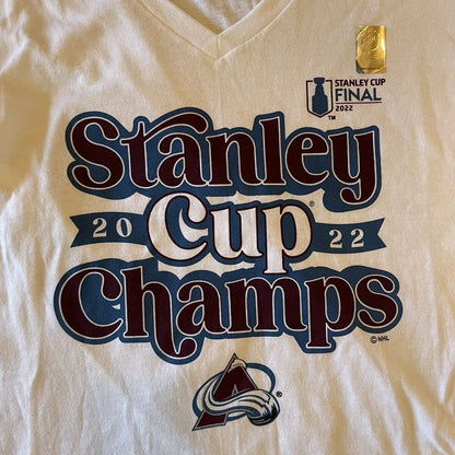 Women's Colorado Avalanche Stanley Cup Champions Medium White V neck T shirt