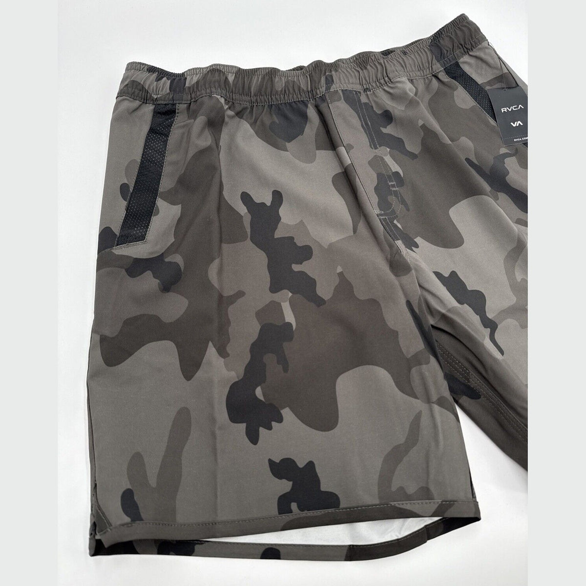 $66 RVCA Men’s Kevin Hybrid 17" Athletic Shorts- Camouflage - Small -New
