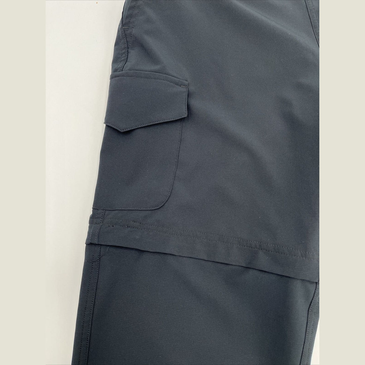$85 Free Country Women's Get Out There Convertible Pants to Shorts-Black-Medium