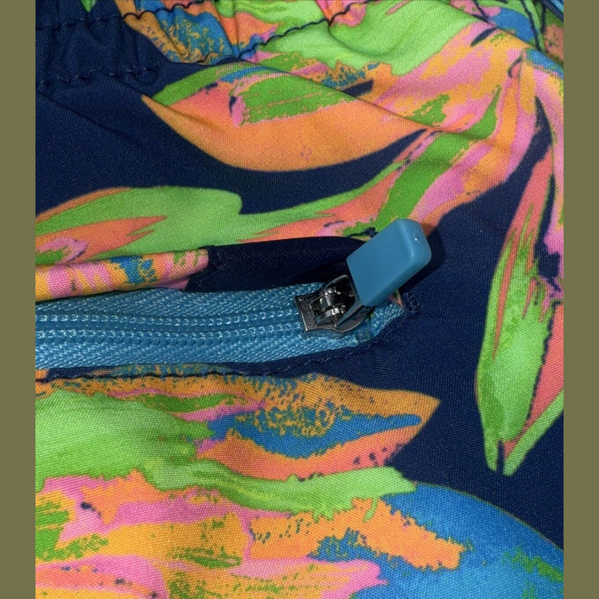 $70 Chubbies The Ocean Flowers 5.5" Inseam Swim Trunks-Multi -Medium-New Tag