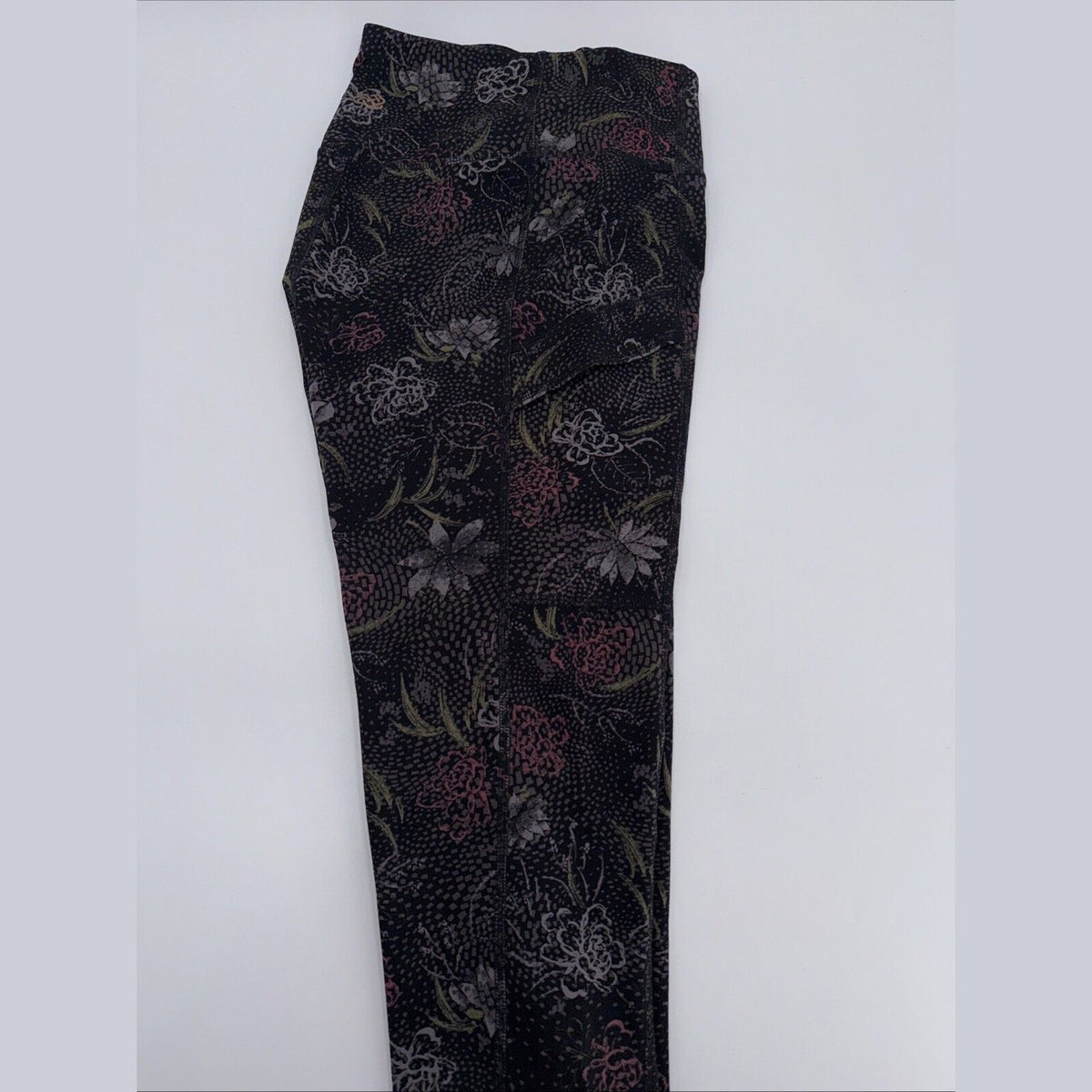 $75 Sherpa Adventure Women’s Nisha Tight Leggings-SW23015-Black Floral-Medium