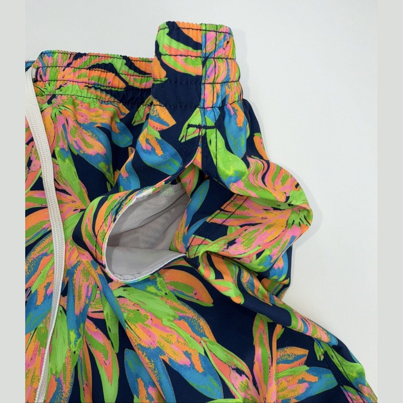 $70 Chubbies The Ocean Flowers 5.5" Inseam Swim Trunks-Multi -2XLarge -New Tag