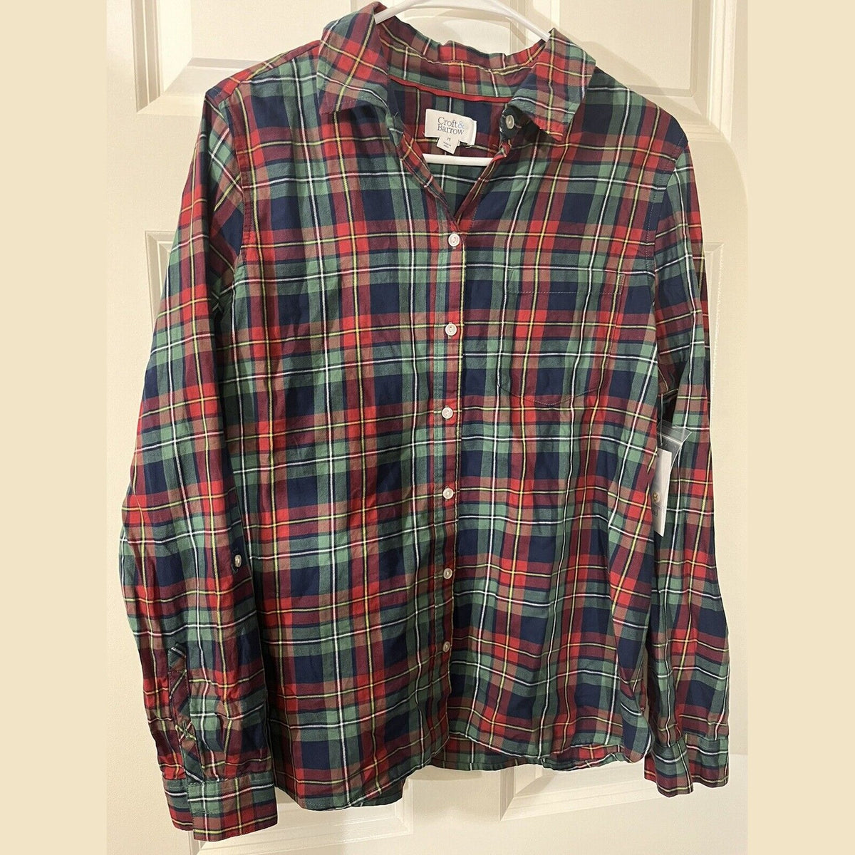 Croft & Barrow Women’s Collared Long Sleeve Button Up Shirt-Red/blue-Medium-New