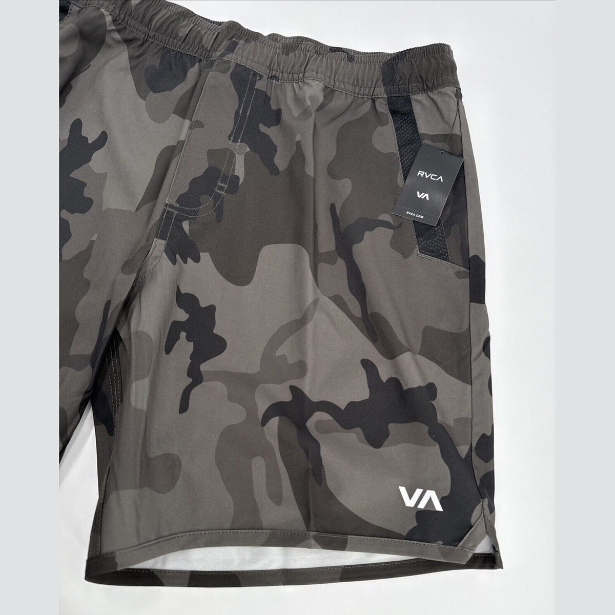 $66 RVCA Men’s Kevin Hybrid 17" Athletic Shorts- Camouflage - Medium -New