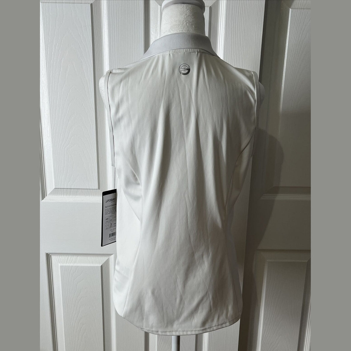 Foray Golf Women’s Zip front sleeveless Polo Shirt-White- Large -NEW Tag $130