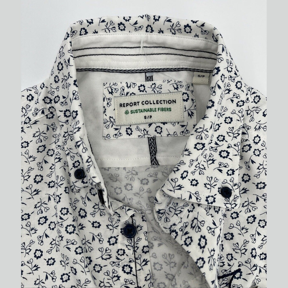 $59 Report Collection Men’s Tropical Print Short Sleeve Button Down-Navy-Small
