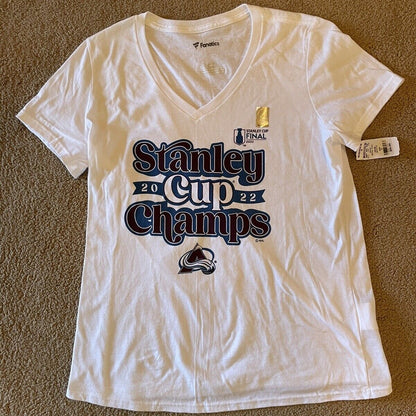 Women's Colorado Avalanche Stanley Cup Champions Medium White V neck T shirt