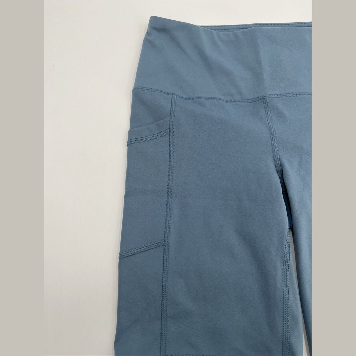 $48 YOGALICIOUS LUX Women’s Lux Tribeca 9” Activewear Shorts-Spring Blue- Medium