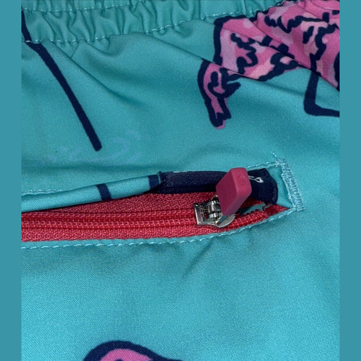 $70 Chubbies The Beach Retreat 5.5" Inseam Swim Trunks-Aqua/Pink- Large -New Tag