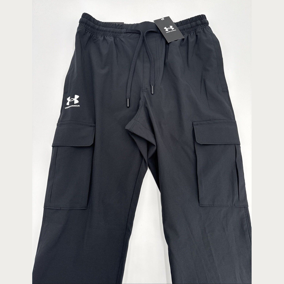 $80 Under Armour Men's UA Woven Vibe Cargo Joggers - Black - Small- New Tag