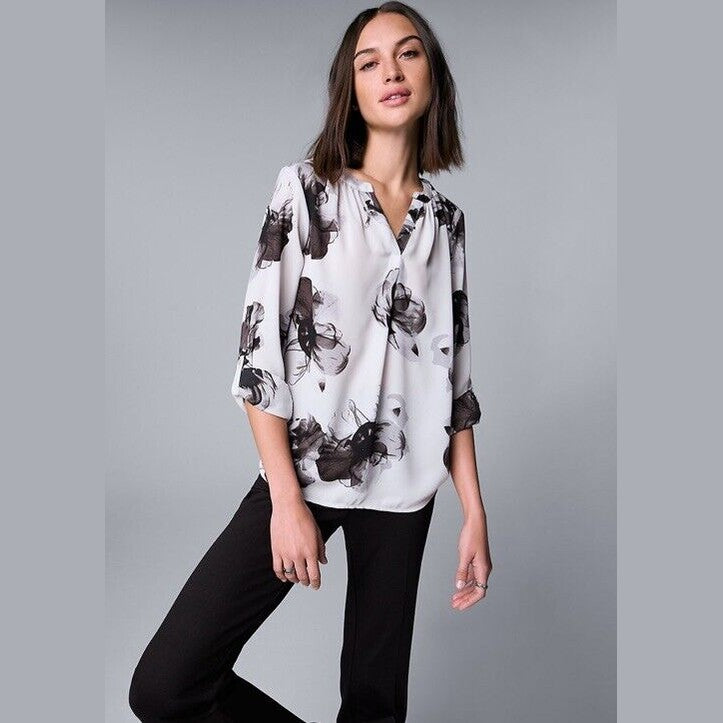 Simply Vera Women’s Roll-Tab Sleeve Popover Blouse Top- Black Snake- Med- NWT
