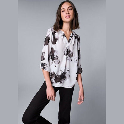 Simply Vera Women’s Roll-Tab Sleeve Popover Blouse Top- Black Snake- Med- NWT