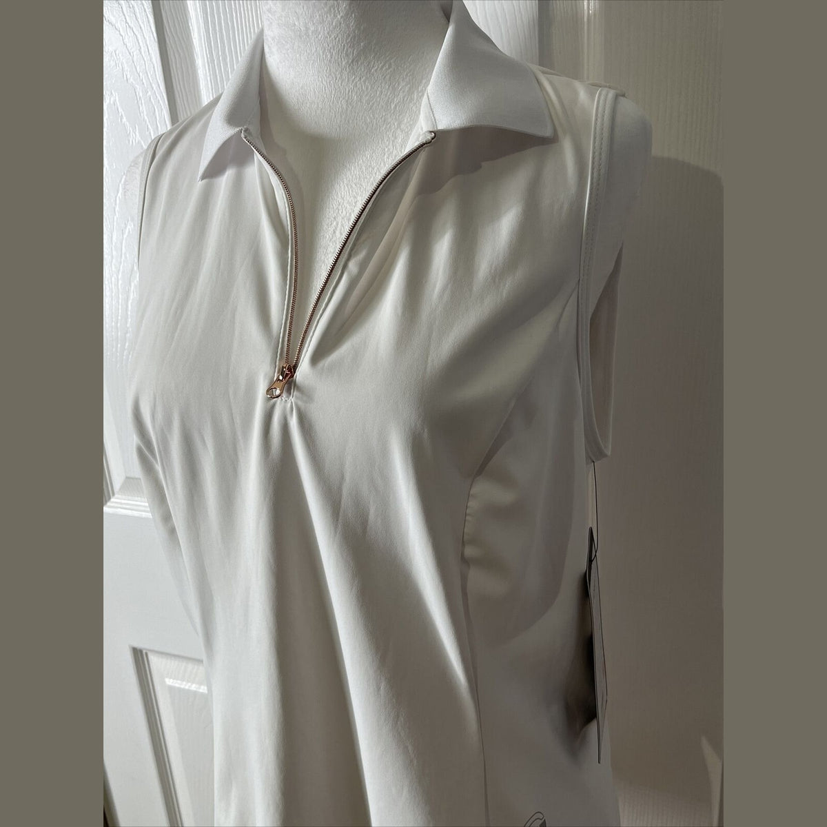 Foray Golf Women’s Zip front sleeveless Polo Shirt-White- Large -NEW Tag $130