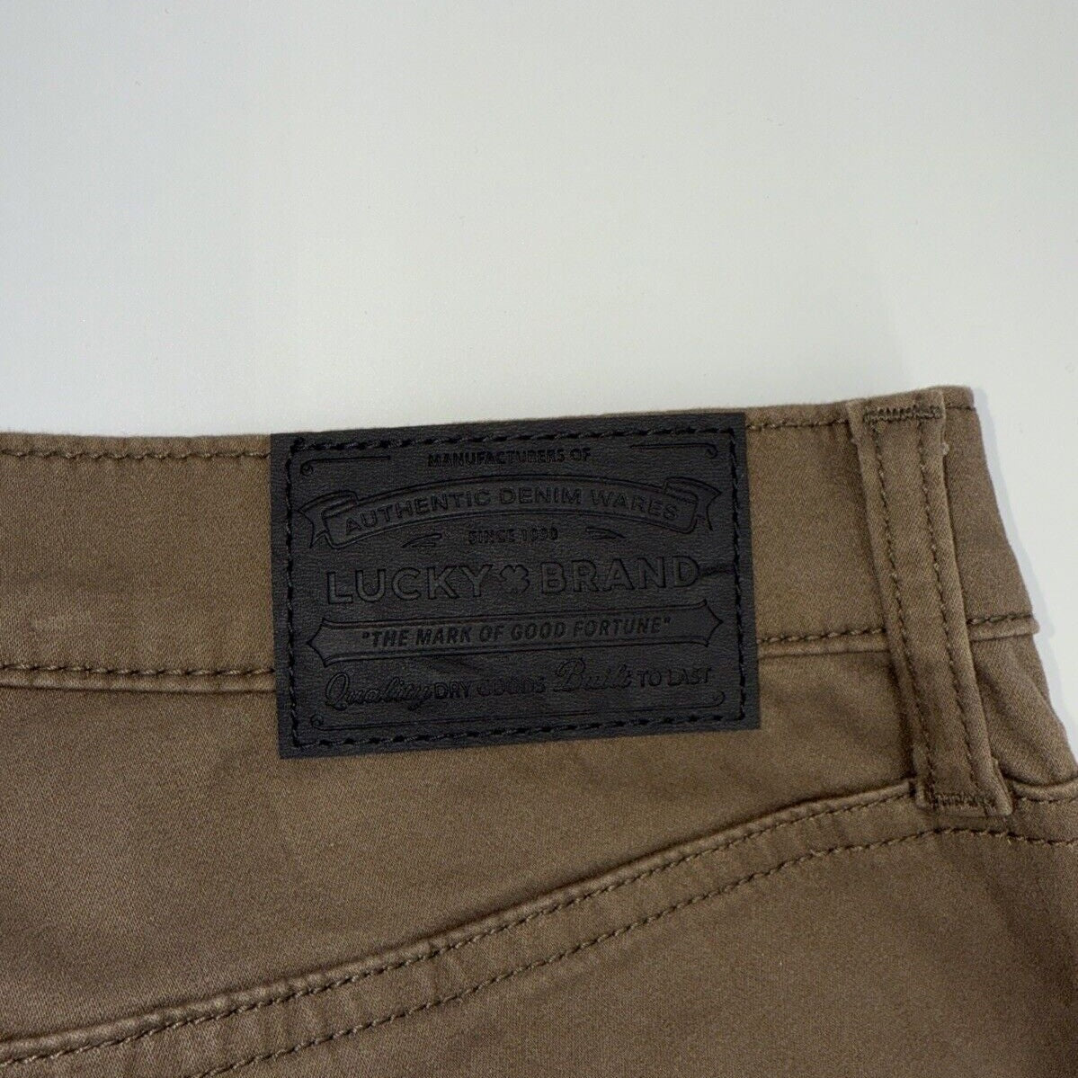 $99 Lucky Brand Men’s 410 Athletic Straight Five Pocket Pants-Bark-30W 30L- New