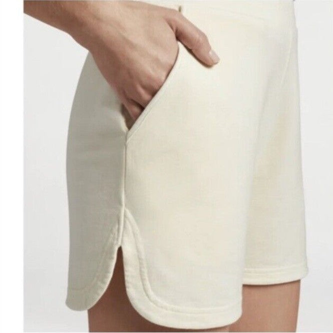 $90 Peter Millar Women’s Lava Wash Fleece Back Shorts-Vanilla-Large- New Tag