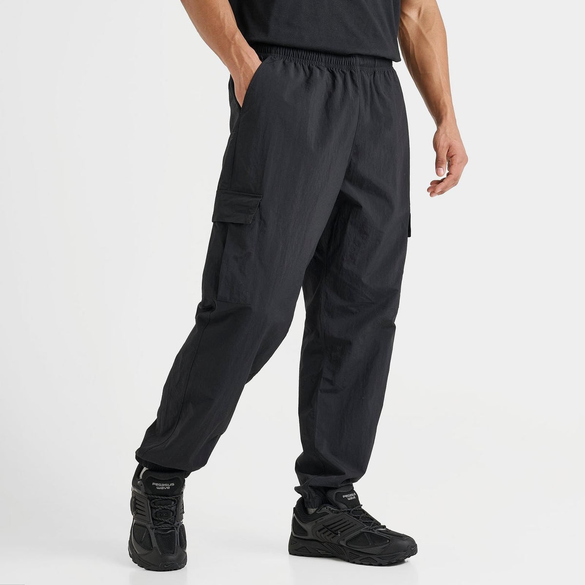 $70 Nike Men’s Club Woven Cargo Parts - Black/White - Medium - New With Tags
