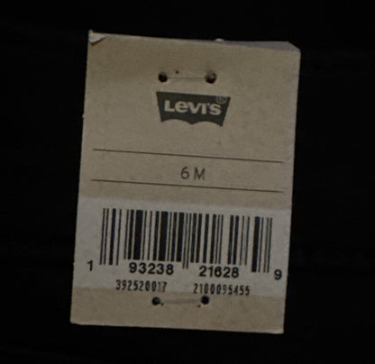 $59 Levi’s Women’s Classic Bootcut Denim Jeans - Black - Size 6M