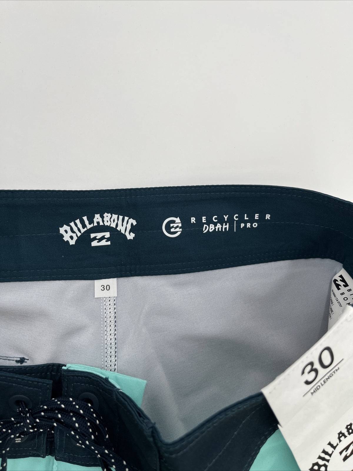 $60 Billabong D Bah Placement 19" Board Shorts - #43860-Multi Teal-Size: 30W-New