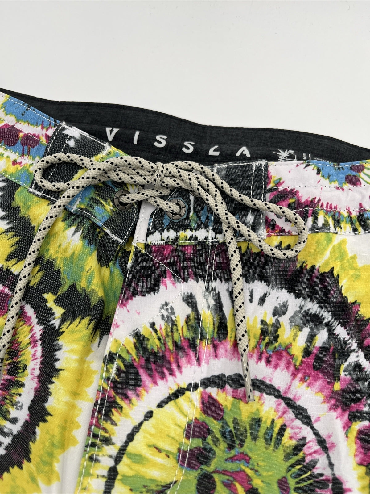 $70 VISSLA Men's Boardshorts SHRED HEAD 17.5" - Black Multi - Size: 29W-NWT