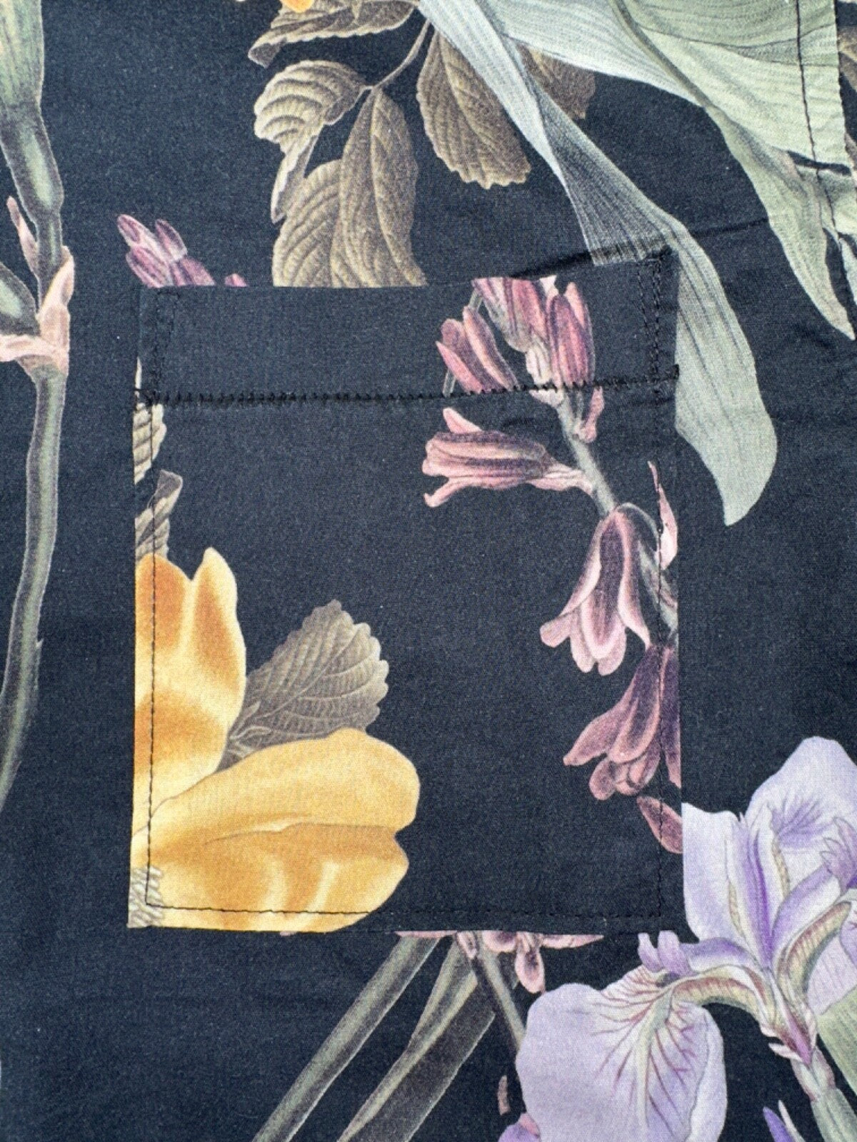 $85 Roark Men’s Button Up Shirt- Journey Manu Floral- Black- Small- New with tag