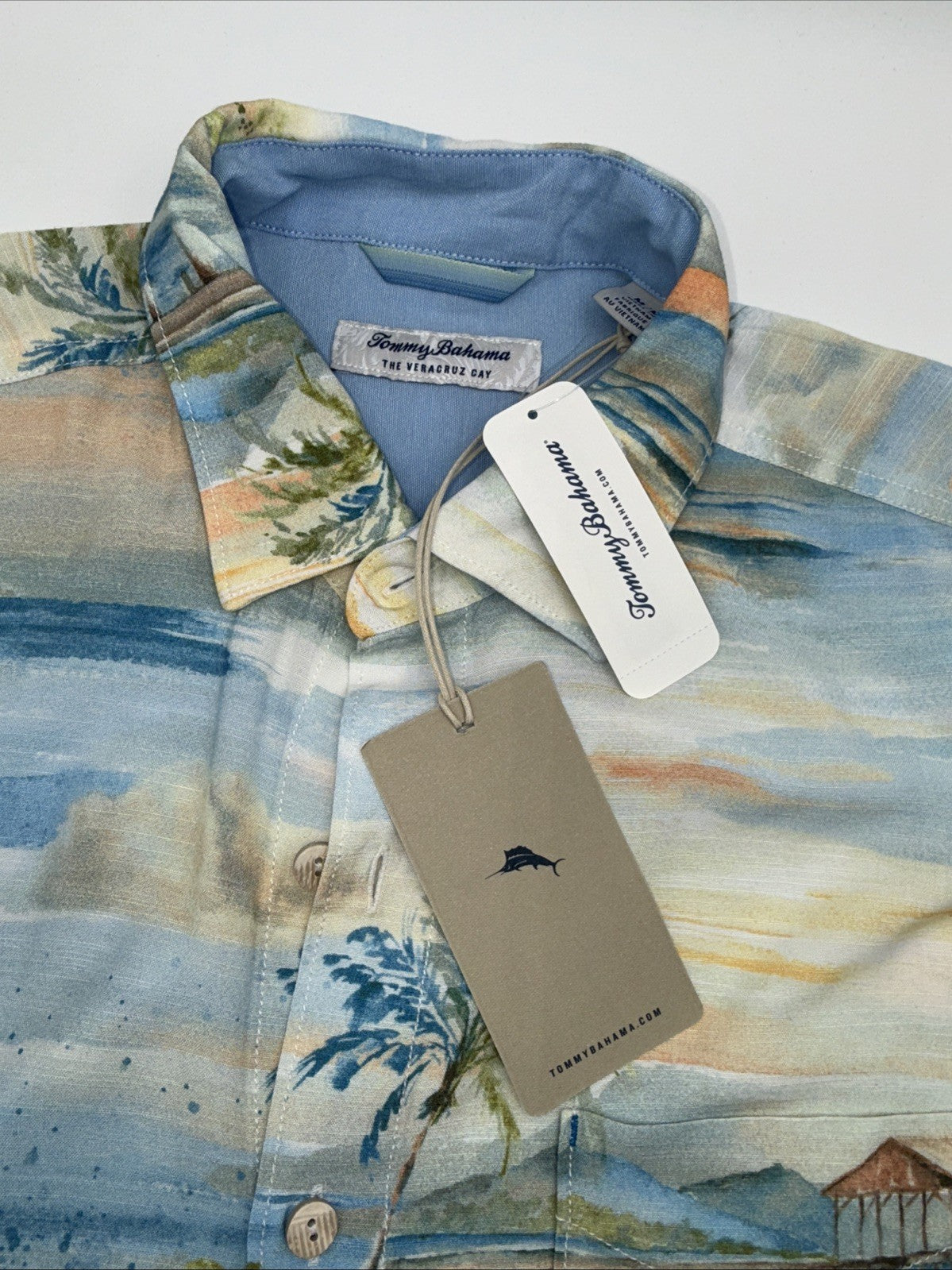 $118 Tommy Bahama Men’s Veracruz Cay Isle Vista Shirt- Ivory Multi- Medium-NEW
