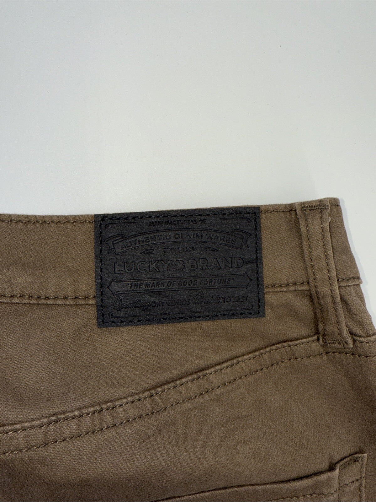 $99 Lucky Brand Men’s 410 Athletic Straight Five Pocket Pants-Bark-30W 30L- New