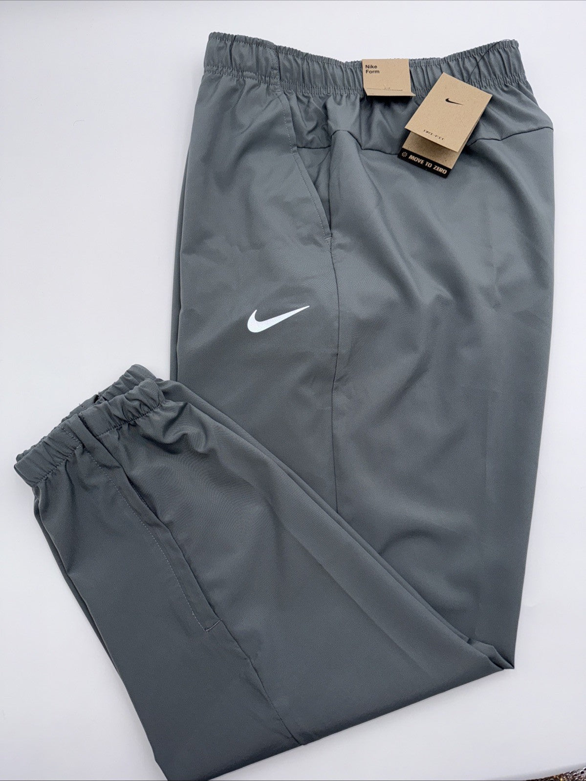 $60 Nike Form Tapered Versatile Pants Lightweight Jogger FB7497-Grey-Medium -New