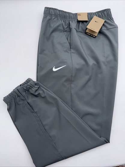 $60 Nike Form Tapered Versatile Pants Lightweight Jogger FB7497-Grey-Medium -New