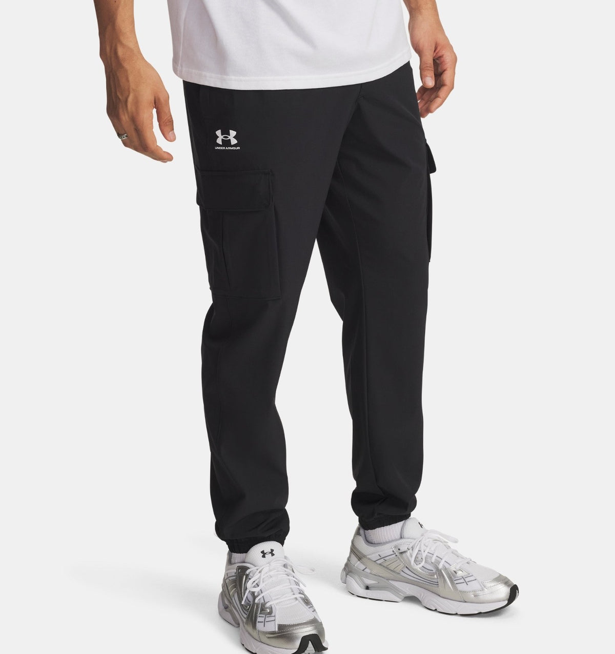 $80 Under Armour Men's Woven Jogger Cargo Pants - Black - Small - New With Tags