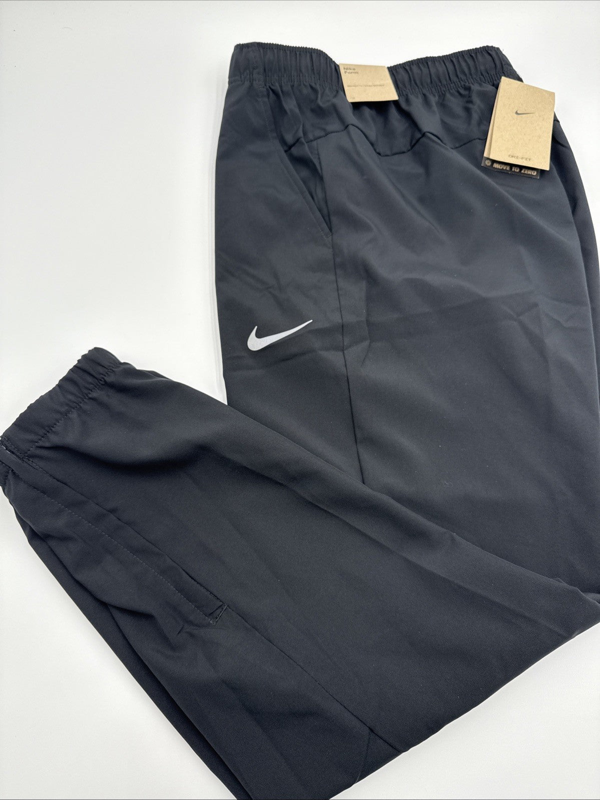 $60 Nike Form Tapered Versatile Pants Lightweight Jogger FB7497-Black -Small-New