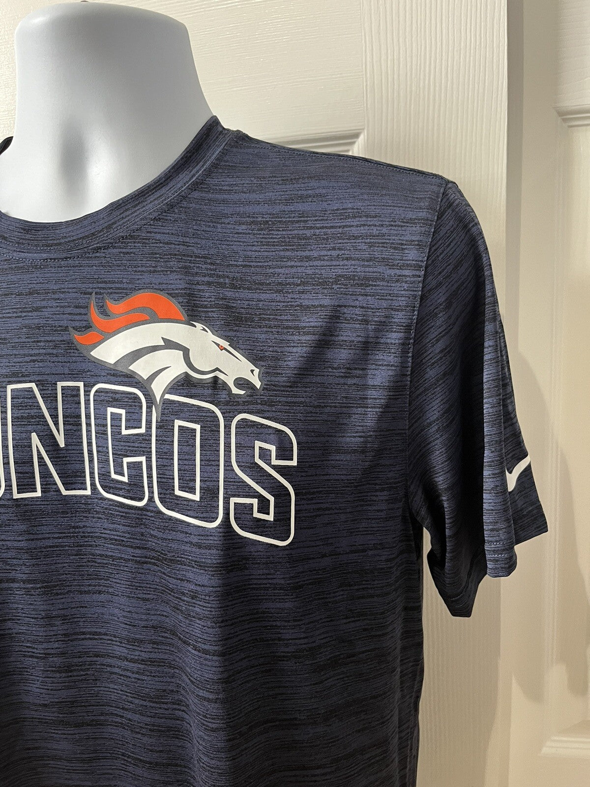 Nike Men’s Denver Broncos Micro T Shirt NFL - Blue/Orange-Medium-New Tag $40