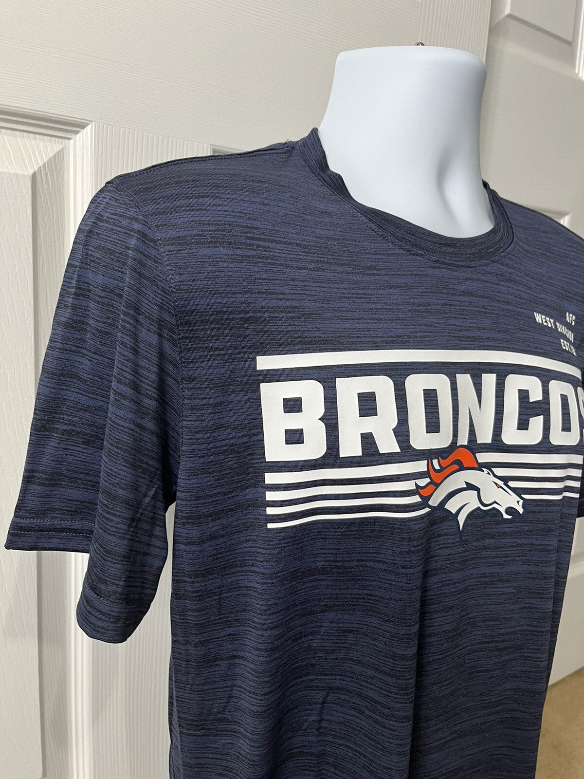 Nike Men’s Denver Broncos Micro T Shirt NFL - Blue/Orange-Small-New Tag $40