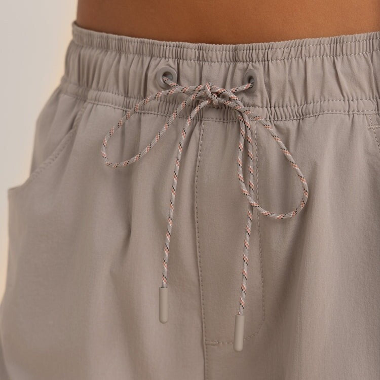 $69 Roark Women's Rapids Hybrid Shorts 3.5” - Rock - Medium - New With Tags
