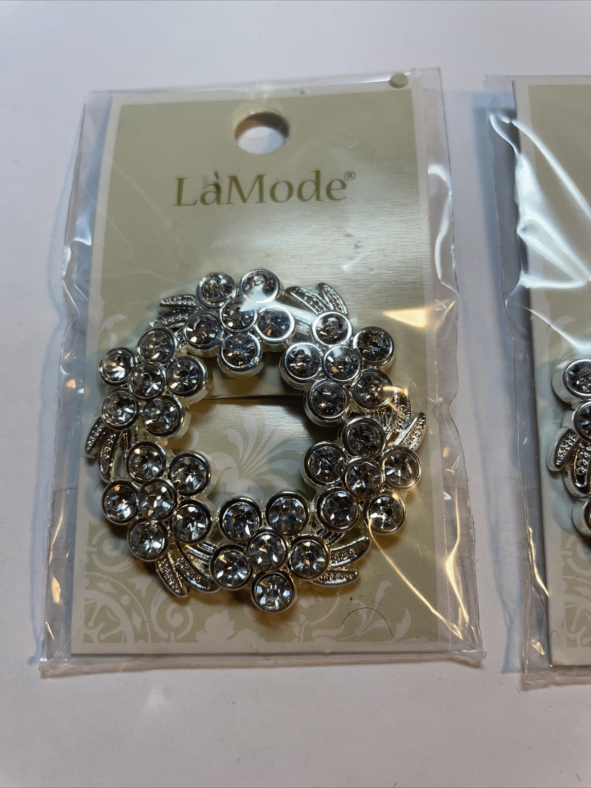 Lot Of 3 Cards La Mode Silver Rhinestones Button 44mm Buttons 400060060- 1 Count