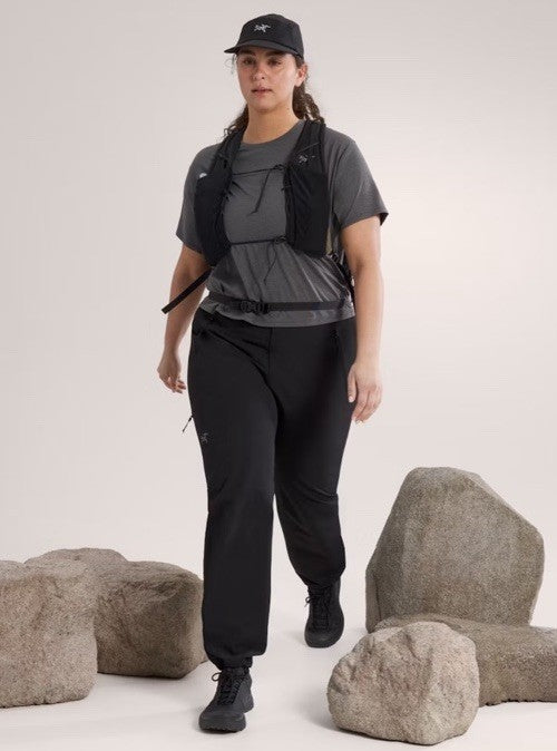 $70 Arc'teryx Women’s Taema Short Sleeve Cropped T-Shirt- Black Heather -Medium