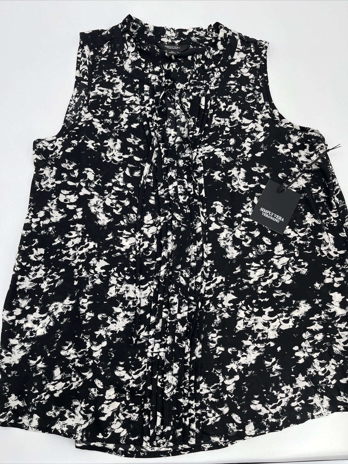 $35 Simply Vera Tie Front Pin-tuck sleeveless Top-Textured Black-Medium-New Tag