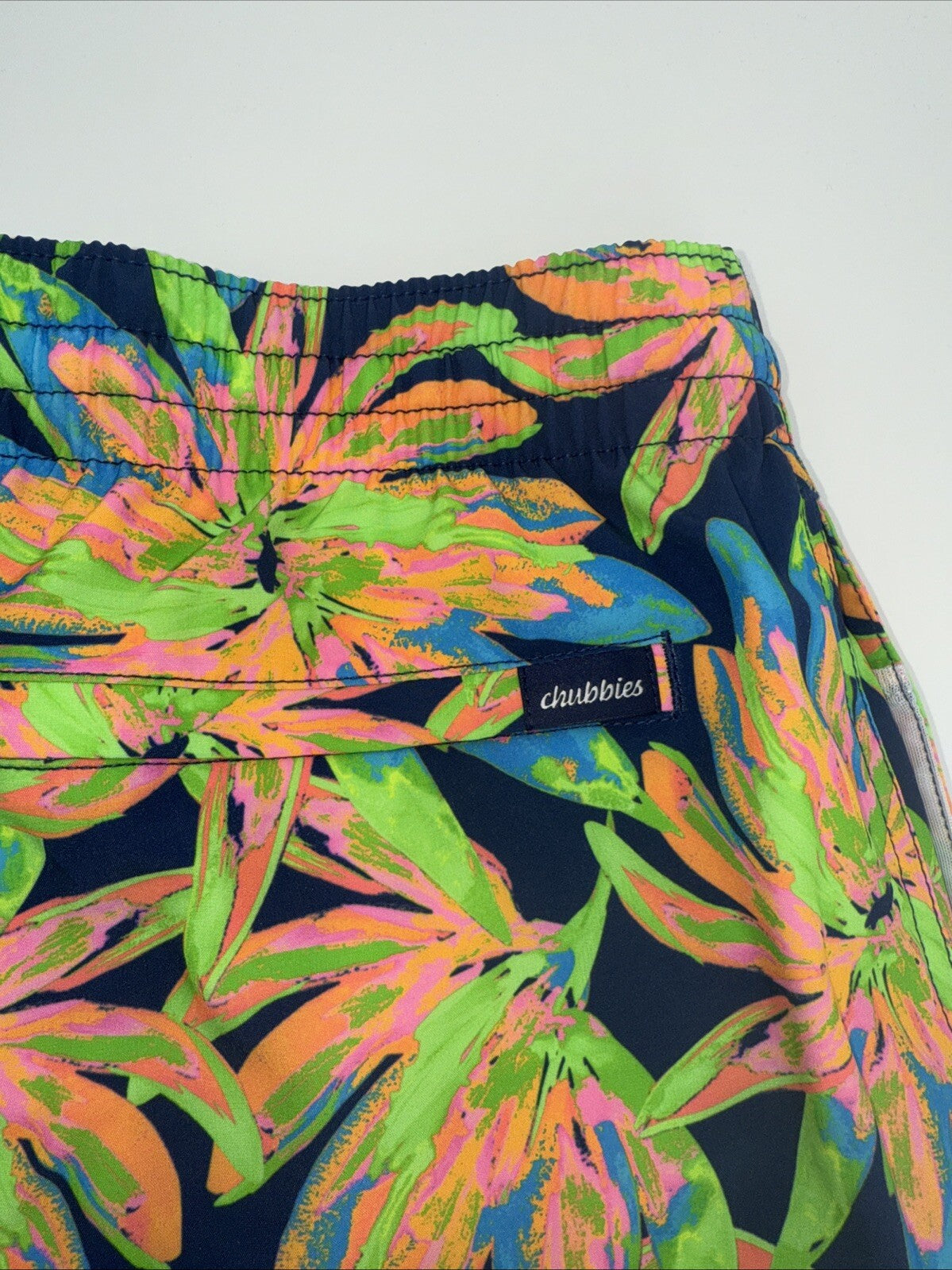 $70 Chubbies The Ocean Flowers 5.5" Inseam Swim Trunks-Multi -Large -New Tag