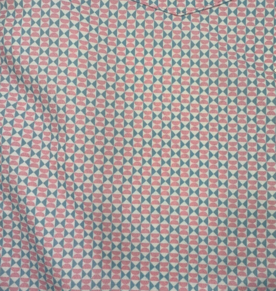 $50 Izod Men’s- Breeze Short Sleeve Button Down Shirt- Prizm Pink- Medium-New